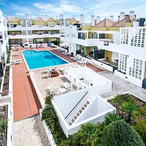 https://cabanas-beach-club-by-marsalgarve.hotelaalgarve.com